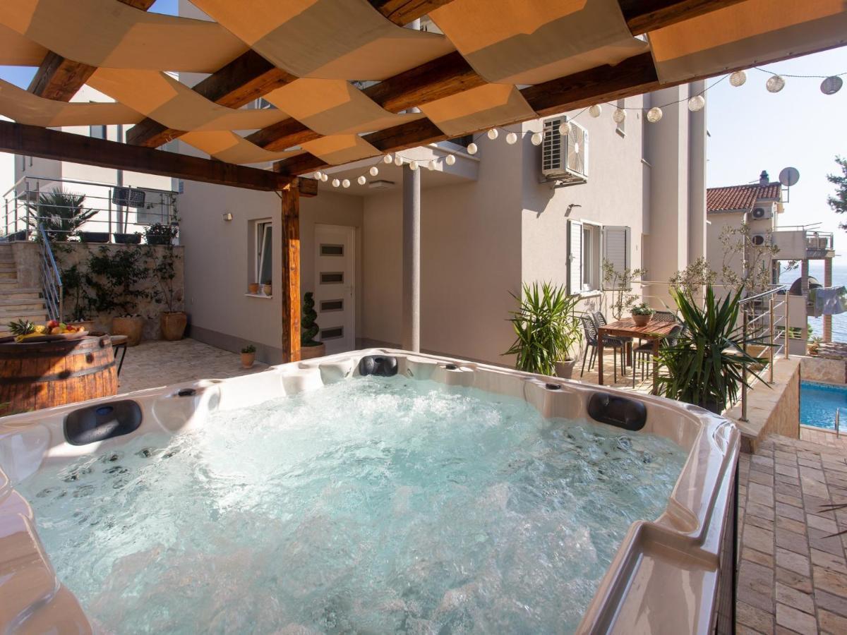 Apartments Aqua Trogir Exterior photo