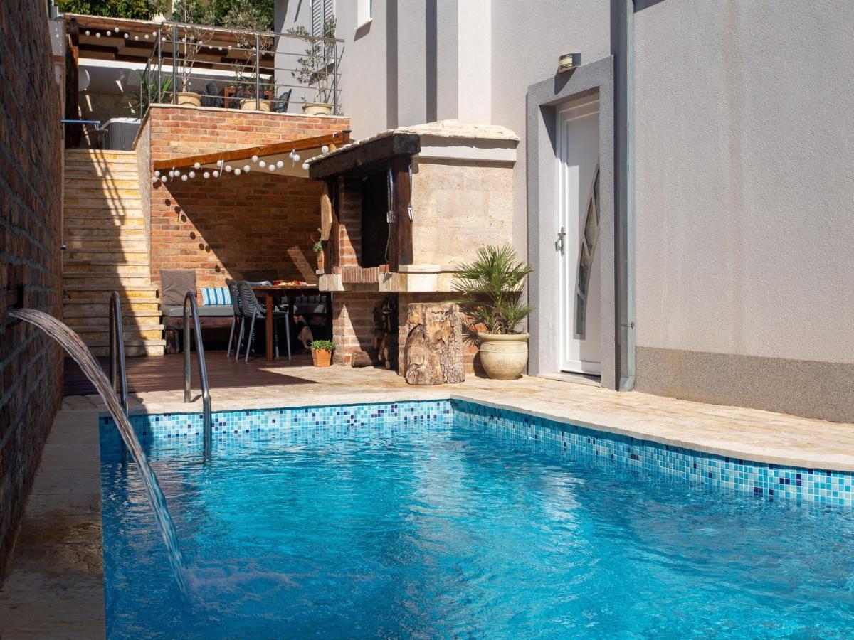 Apartments Aqua Trogir Exterior photo