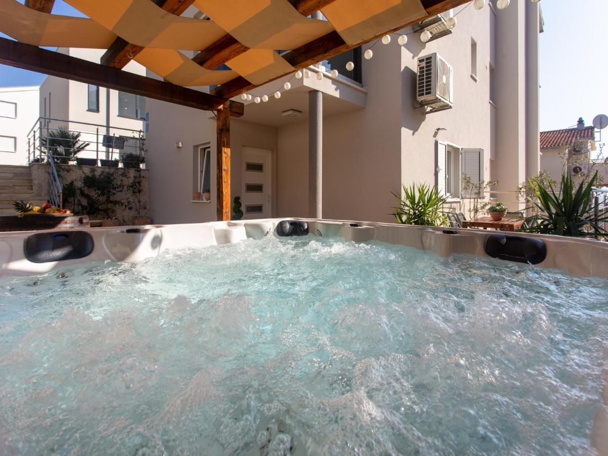 Apartments Aqua Trogir Exterior photo